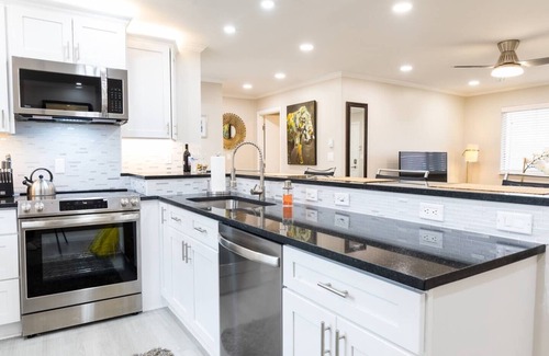 New Richmond Apartamento | Modern 2 Bedroom in Beautiful River Town Near City