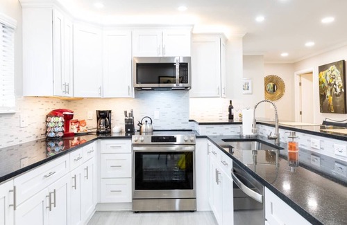New Richmond Apartamento | Modern 2 Bedroom in Beautiful River Town Near City