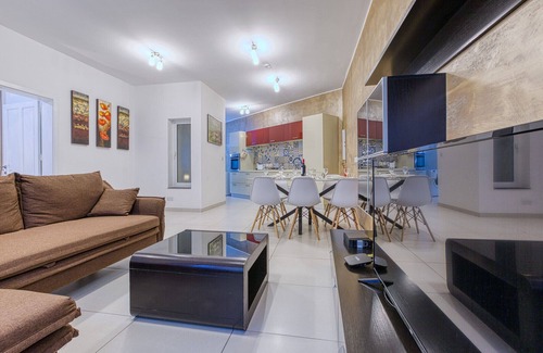 St. Andrew's Apartamento | Modern 2-Bedroom Maisonette in Swieqi
