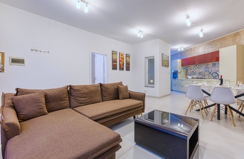 St. Andrew's Apartamento | Modern 2-Bedroom Maisonette in Swieqi