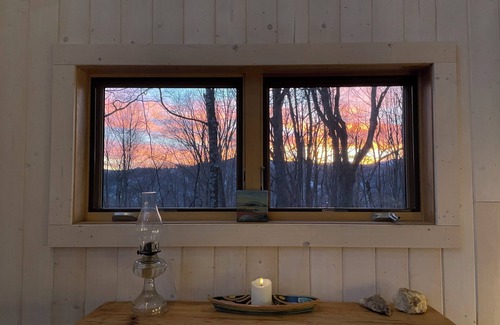 Lansing Casa | Modern 2-bedroom mountain house in brilliant Lansing
