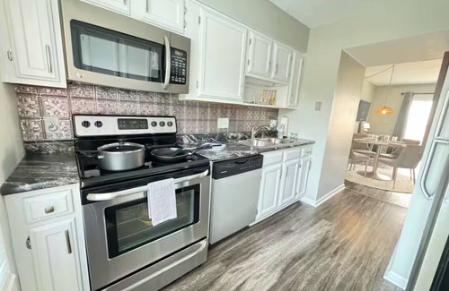 Evansville Casa | Modern 2 bedroom townhome great location Evansville near hospitals, University