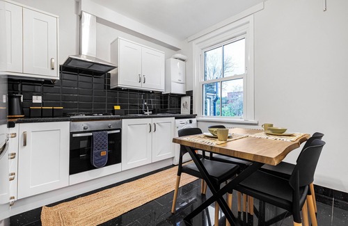 St. Pancras and Somers Town Apartamento | Modern 2 Bedroom Townhouse Flat in King's Cross