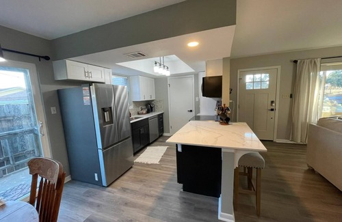 Taylor Casa | Modern 2-bedroom townhome with fenced yard in welcoming Taylor