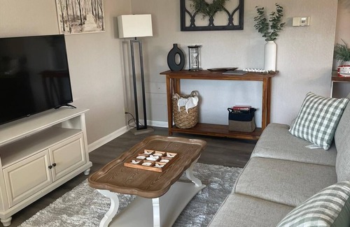 Taylor Casa | Modern 2-bedroom townhome with fenced yard in welcoming Taylor