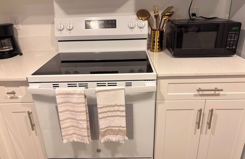 Sunrise Apartamento | Modern 2-bedroom UNIT withBEAUTIFUL FINISHES.
