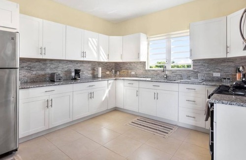 Blowing Point Casa | Modern 2- bedroom Vacation Unit near beaches