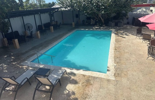 Municipio Consuelo Apartamento | Modern 2-bedroom with WiFi and AC in tranquil Consuelo