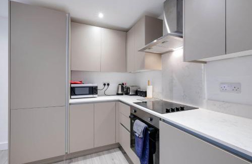 Camberley Apartamento | Modern 2 Bedrooms Apartment 01 Town Centre Camberley