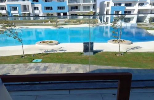 Ad-Dab'ah Chalet De Esquí | Modern 2 Bedrooms Serviced Apartment - Pool & Sea View