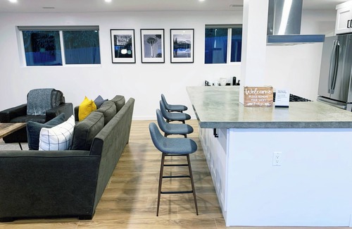 Seattle Metro Area Casa | Modern 2 BR, Spacious Guesthouse in Seward Park/Columbia City Next to Lake WA