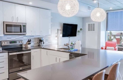 Downtown Apartamento | Manopla | Centro de la ciudad | 2BR moderno con balcón