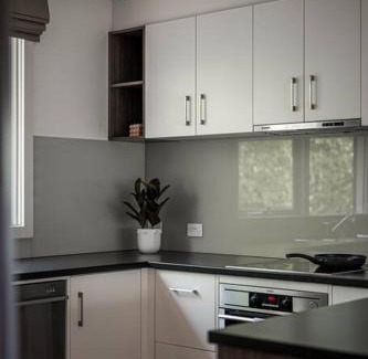 Ringwood Casa | Modern 2 BRM Cottage at Eastland Ringwood