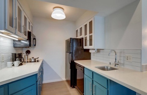 Sunnyvale Complejo | Modern 2 Queen Unit with Kitchen, Fitness Center, Near 49ers Museum!