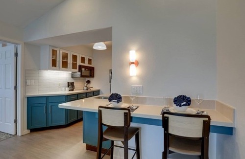 Sunnyvale Complejo | Modern 2 Queen Unit with Kitchen, Fitness Center, Near 49ers Museum!