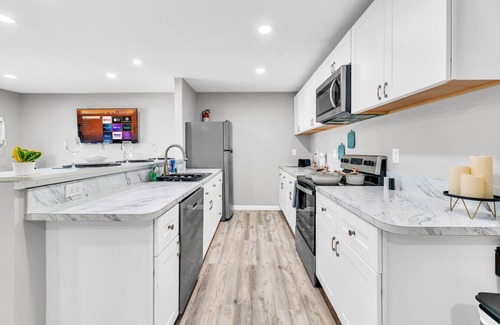 West Arlington Apartamento | Modern 2BD/2BA Flat Gym & Pool | Heart of Downtown