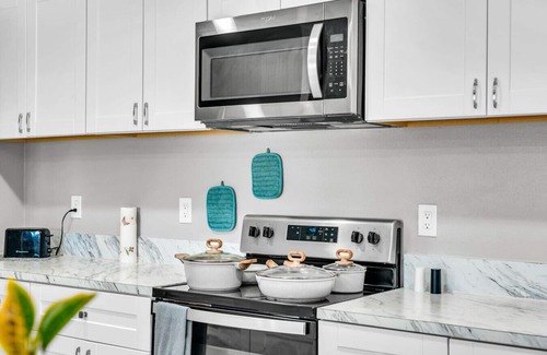 West Arlington Apartamento | Modern 2BD/2BA Flat Gym & Pool | Heart of Downtown