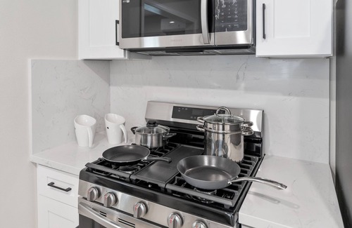 Monrovia Casa | Modern /2Be1Ba/ Free P /Pasadena/ Hollywood/ DTLA