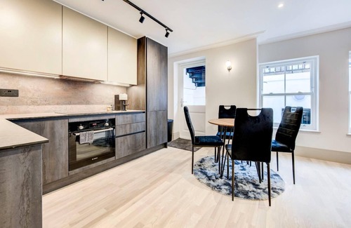 St. Pancras Apartamento | Modern 2Bed 1 Bath 5ppl/ 1 min Russel Square Tube