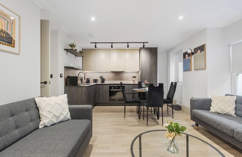 St. Pancras Apartamento | Modern 2Bed 1 Bath 5ppl/ 1 min Russel Square Tube
