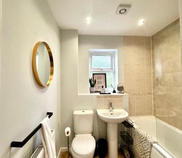 Telford Apartamento | Modern 2Bed Netflix & Free Parking Telford Gem