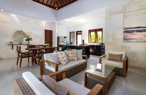 Berawa Villa | Villa de 2 dormitorios con piscina privada en Canggu (recientemente renovada) - Villa Sari