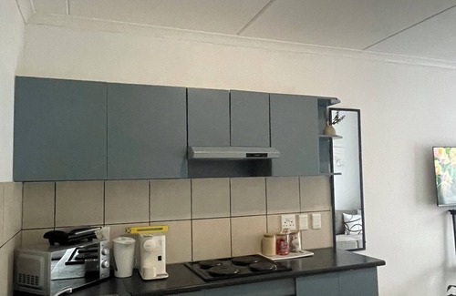 Kraaifontein Apartamento | Family home in Cape Town. Very warm and homely for family and friends.