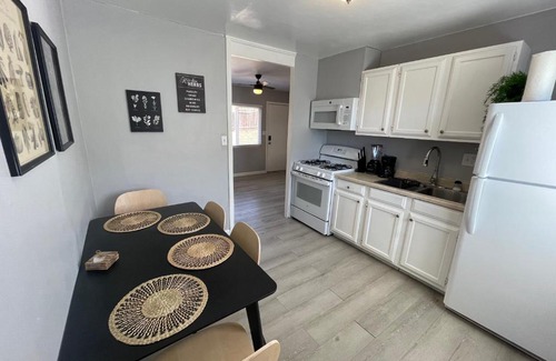 Lincoln Acres Apartamento | Modern 2BR 15 Minutes to Beaches, Sea World, Zoo