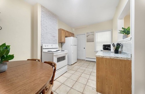 Dorchester Apartamento | Modern 2BR/1BA Apt in the Heart of Boston
