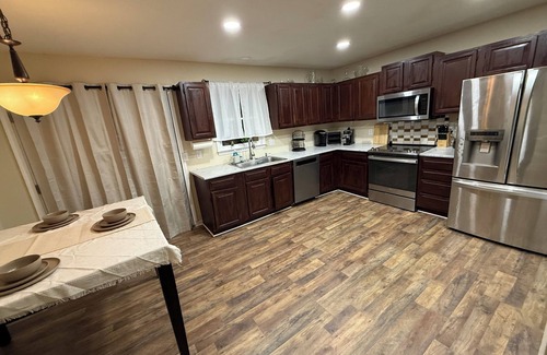 North Raleigh Casa | Modern 2BR, 2.5BA townhome with comfy bedding, sleek decor, comfort & cozy.