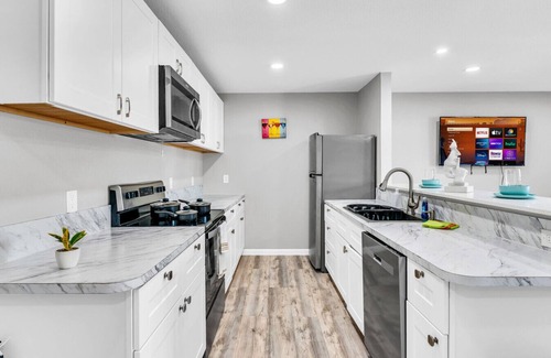 West Arlington Apartamento | Modern 2BR Apartment Near Texas Live Entertainment