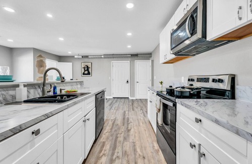 West Arlington Apartamento | Modern 2BR Apartment Near Texas Live Entertainment