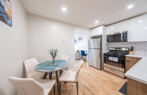 North Ironbound Apartamento | Modern 2BR Apt. 8 Min Walkto Penn Station! - WiFi