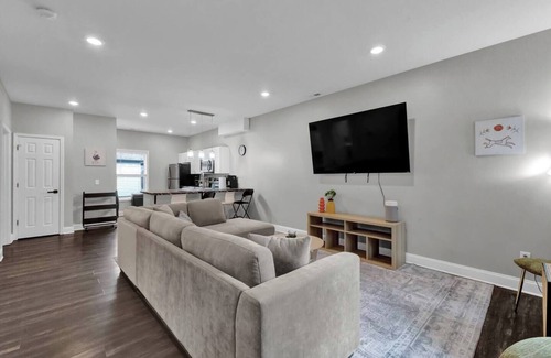 St. Joseph Apartamento | Modern 2BR Apt, Pets + Laundry, Near Univ & Mosaic