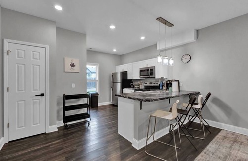 St. Joseph Apartamento | Modern 2BR Apt, Pets + Laundry, Near Univ & Mosaic