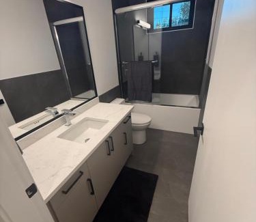 West Vancouver Casa | Modern 2BR Coach House, West Van- New Construction