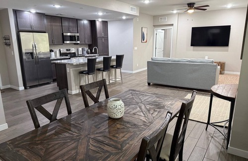 Las Casitas del Sur Condominio | Modern 2BR Condo with Pool, Wi-Fi & Parking near Downtown Chandler