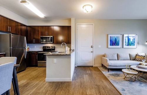 Three Oaks Apartamento | Modern 2BR Fort Myers Condo | Pool, BBQ and Near Beaches
