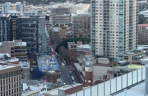 Peakhurst Apartamento | Modern 2BR Gem in Sydney CBD