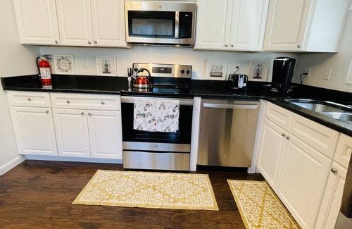 Murfreesboro Casa | Modern 2BR Getaway: Walk to Chowan University & Local Eats!