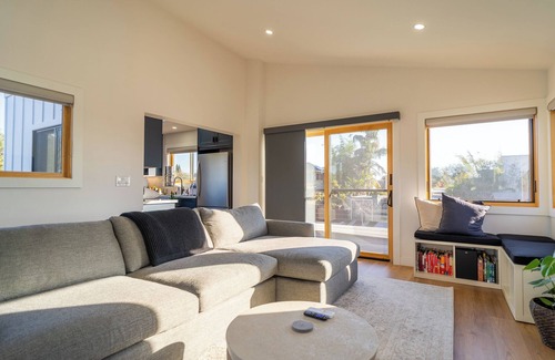 Golden Hill Apartamento | Modern 2BR Heart of South Park Walkable With W/D