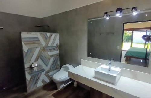 Uvita Casa | Modern 2br home - Walk to the beach!