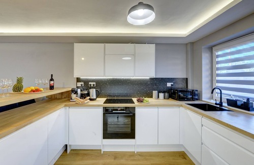 Rugby Casa | Modern 2BR House & Private Parking & Kid-friendly