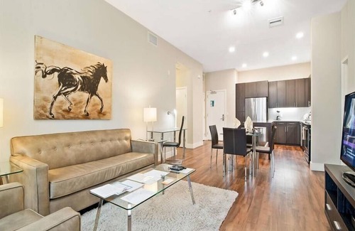 Shoreline West Apartamento | Modern 2BR | Ideal for Business | Free WiFi | Downtown Mopuntain View