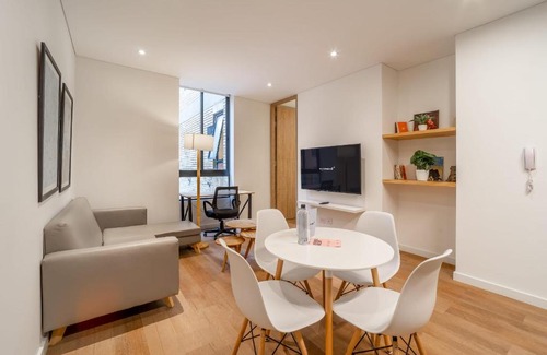 Antiguo Country Apartamento | Modern 2BR in Parque Virrey