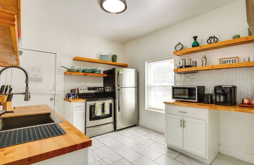 North Hyde Park Apartamento | Modern 2BR Kansas City Condo Near Downtown