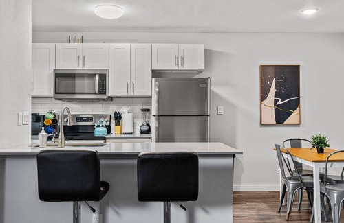 Hyde Park Apartamento | Modern 2BR Near UT | Hyde Park | Evonify