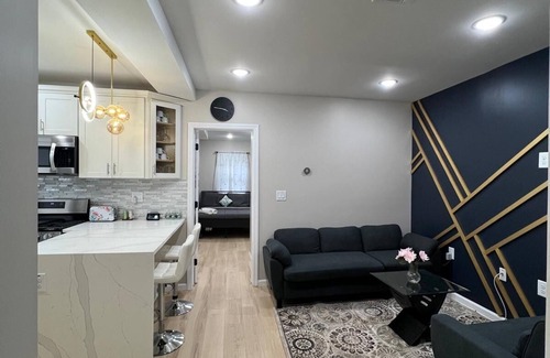 West Side Casa | Modern 2BR + Office Near NYC W/Parking - Sleeps 6