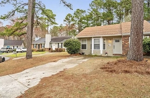 Piney Green Casa | Modern 2BR Retreat Near Base & Beaches