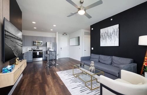 Southtown Apartamento | Modern 2BR - March Madness|Free Parking|Alamodome